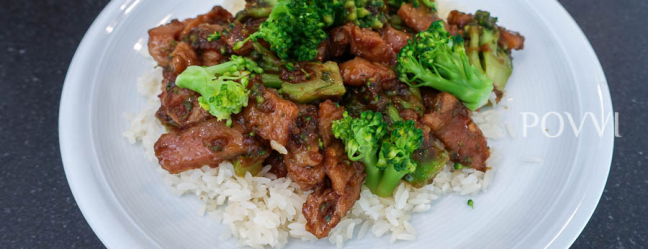 Gemarineerde varkensvlees met broccoli DSC01276