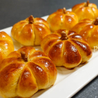 Pumpkin buns DSC02838